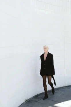 St. Agni Carter Blazer - Black