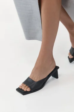 St. Agni Contrast Stitch Heel - Black
