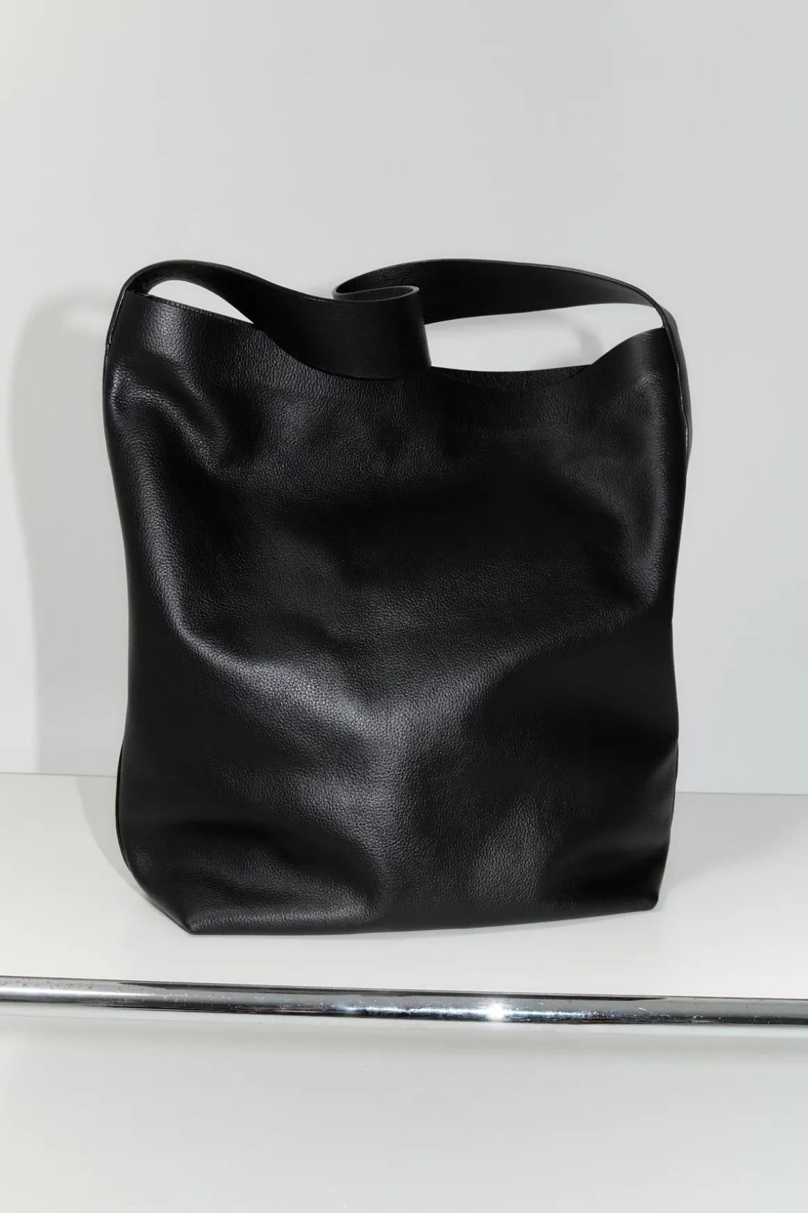 St. Agni Minimal Everyday Bag - Black