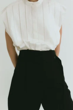 St. Agni Sleeveless Tuck Detail Shirt - White