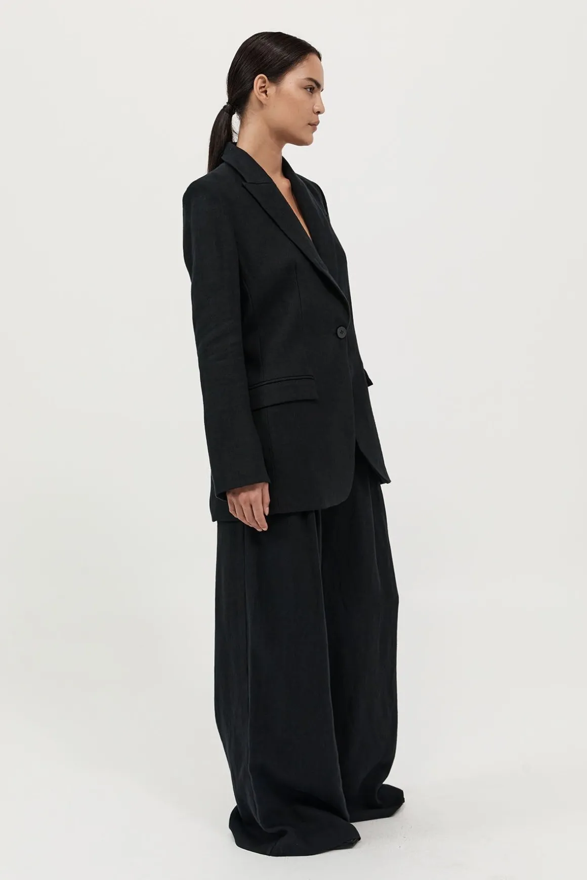 St. Agni Tailored Linen Blazer - Black