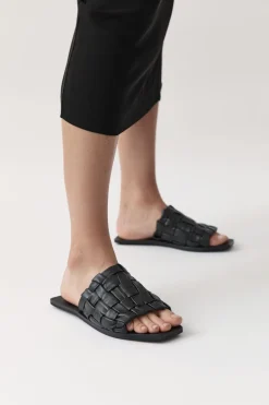 St. Agni Textured Slide - Black